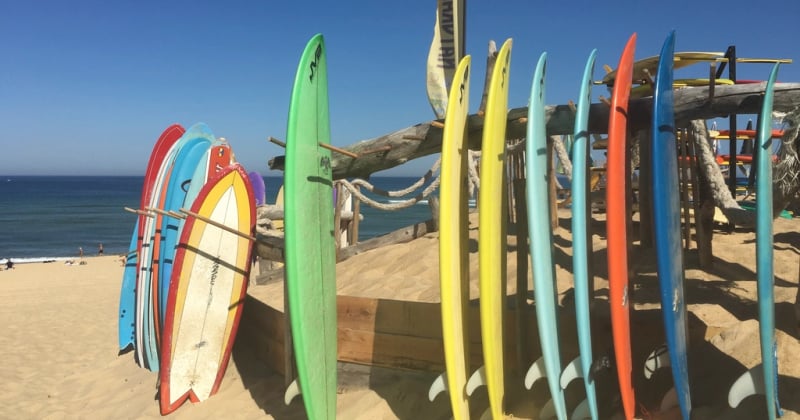 10 manœuvres de surf à maîtriser pour déchirer la vague