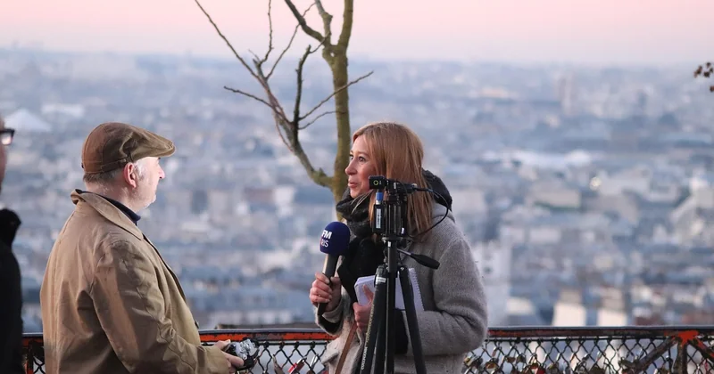Un couple de journalistes : influence et regards croisés